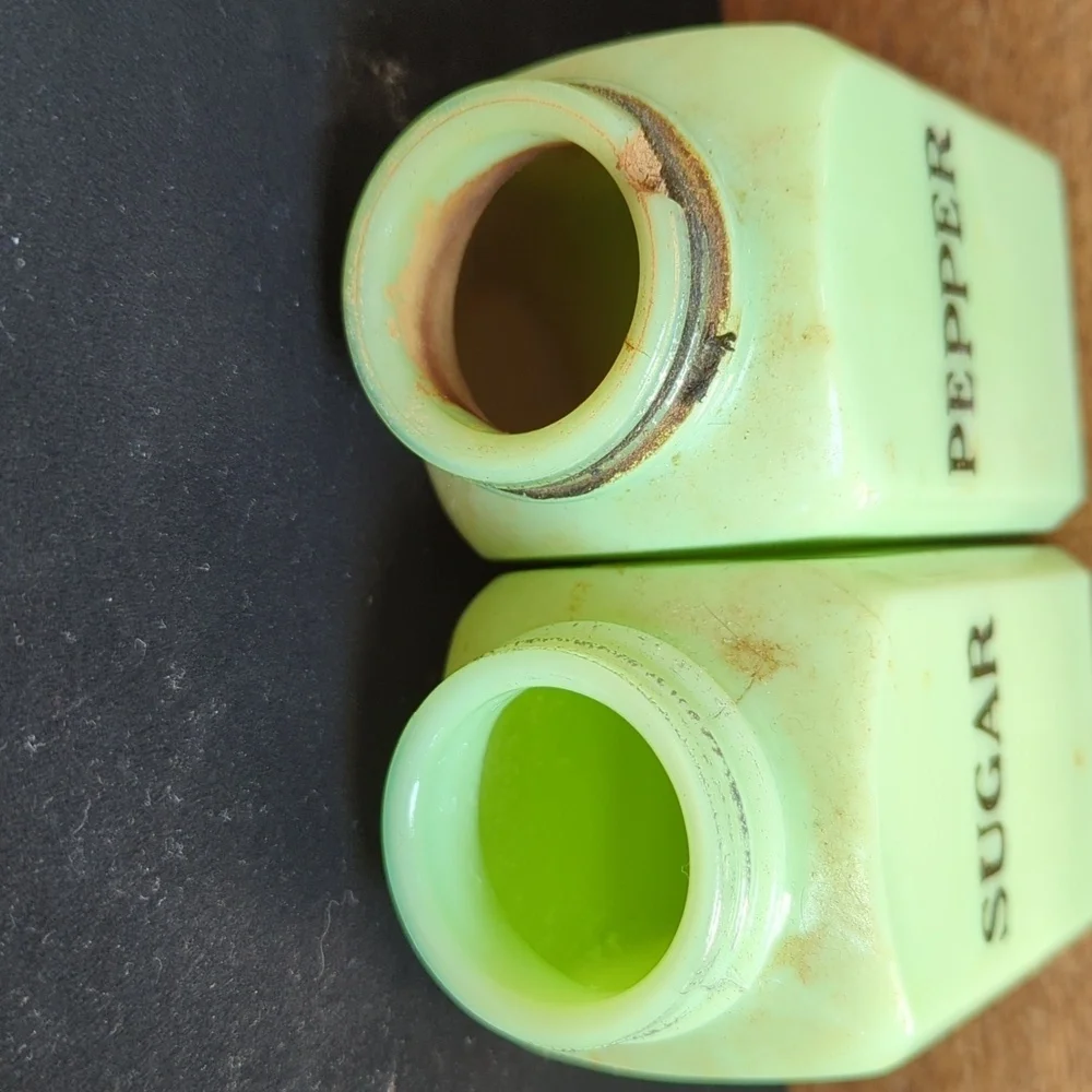 Mckee Jadeite Kitchenware Pepper Shaker - Picture 6 of 8